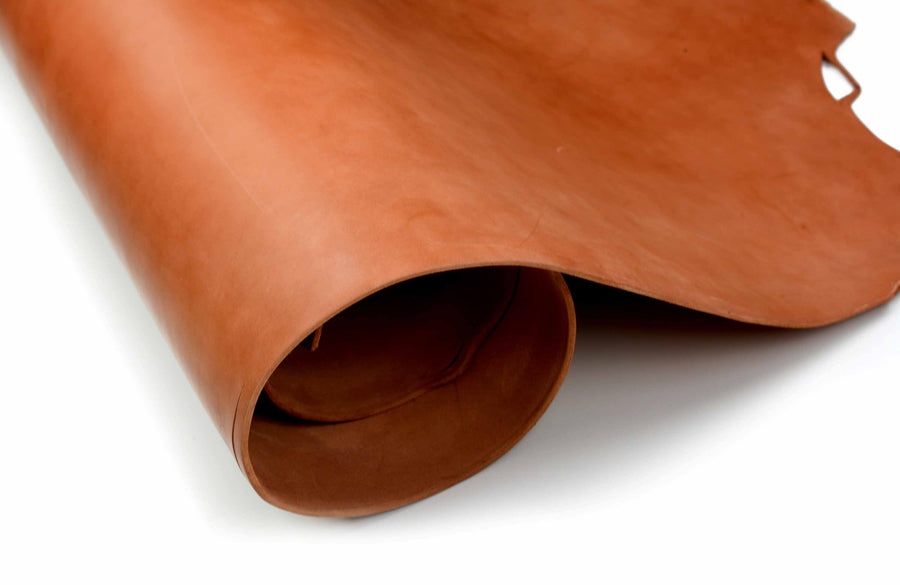 Rolled side of ChahinLeather Light Chestnut Skirting